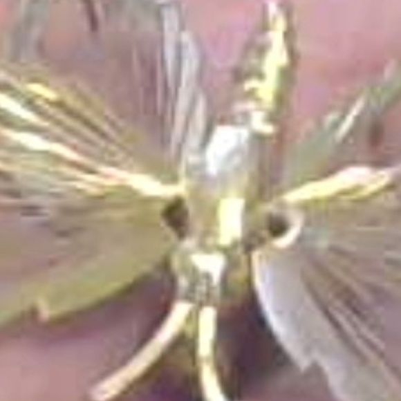 MONET BUTTERFLY PIN GOLD - Picture 1 of 2